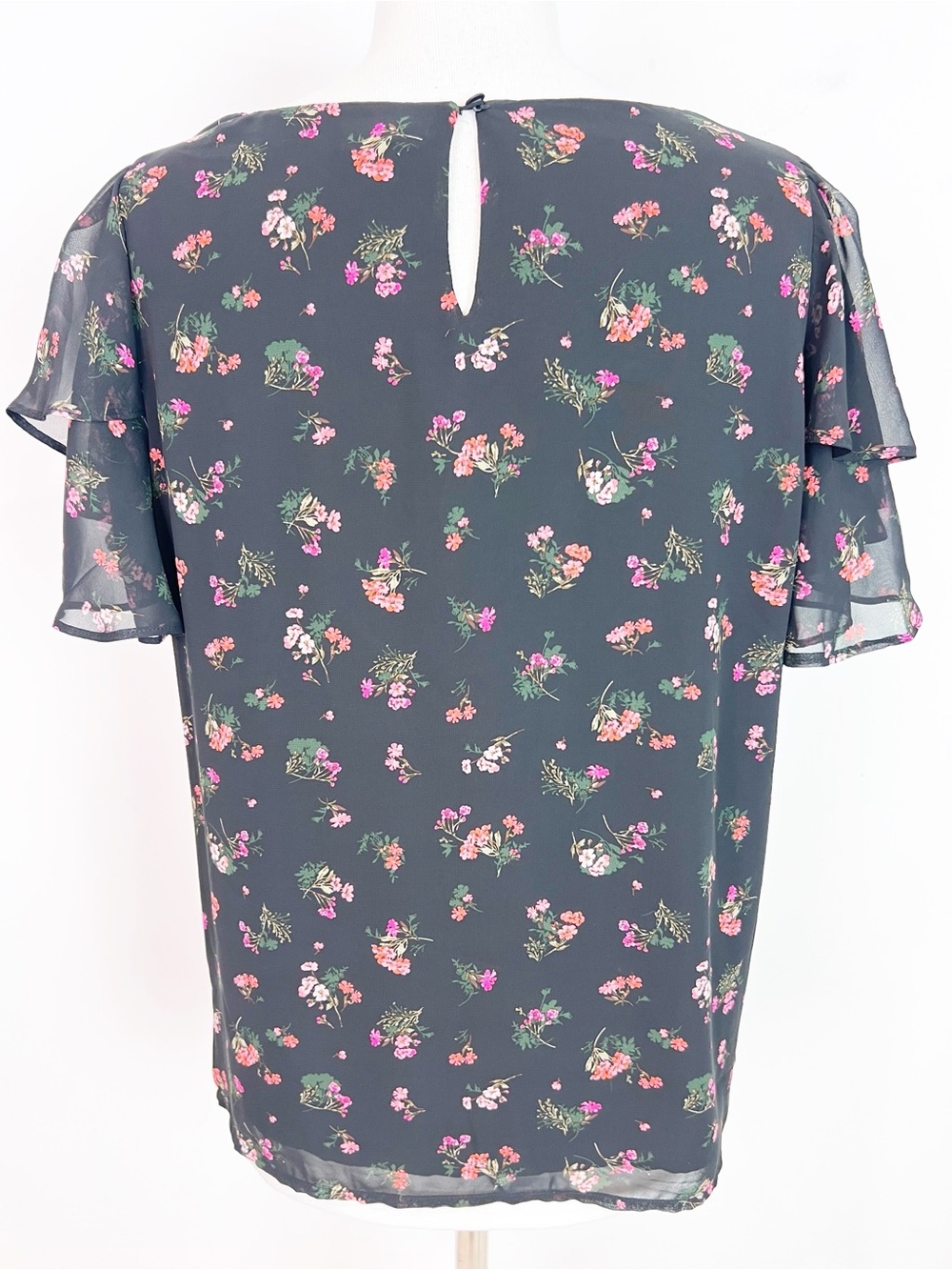 VINCE CAMUTO BLACK SHORT FLUTTER SLEEVE PINK FLORAL PRINT BLOUSE SZ LARGE - Picture 2 of 4